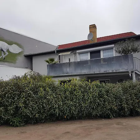 Pferdepension Jaeger Фермерский дом Маркранштедт